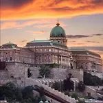 Apartment Sophia Buda By The Danube With Ac *